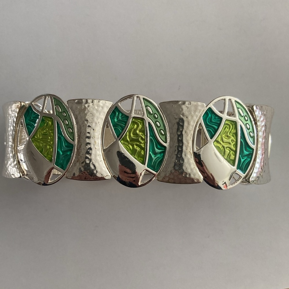 Stretchy silver and green shades bracelet